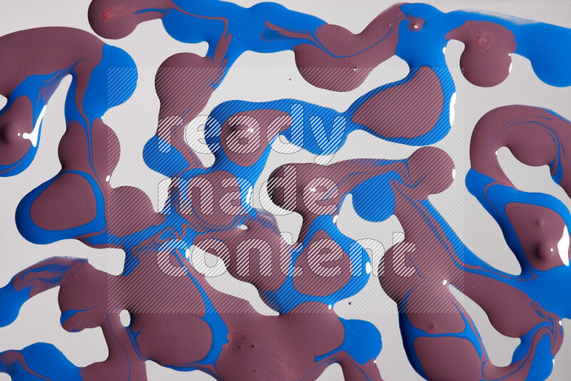 خلفية ملونة مع مزيج من ألوان الطلاء الأرجواني والأزرق