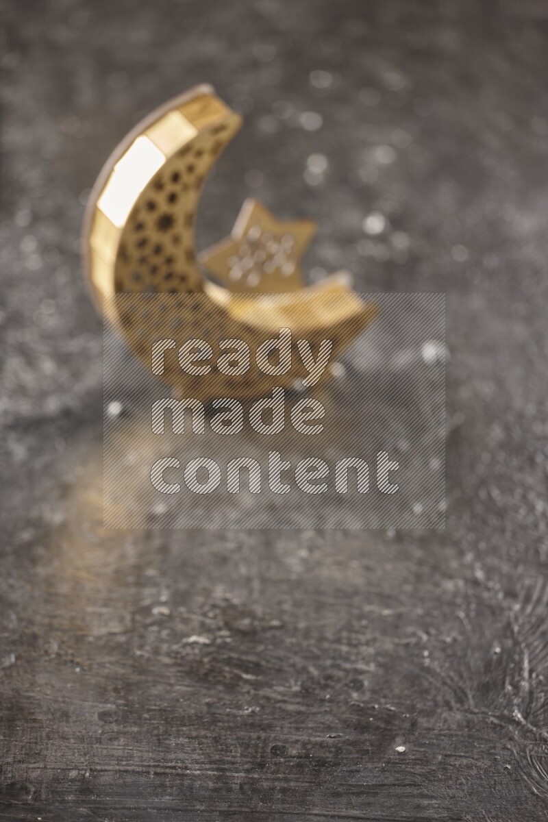 فانوس خارج إطار التركيز موضوع علي خلفية سوداء