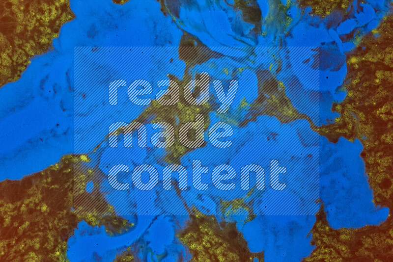 تظهر الصورة أشكال مختلفة من تداخلات اللون الأحمر والأزرق والأصفر