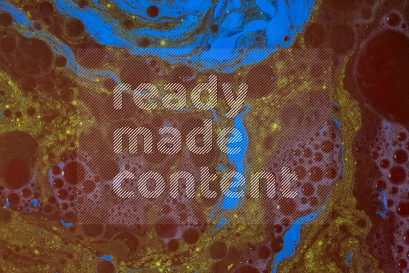 تظهر الصورة أشكال مختلفة من تداخلات اللون الأحمر والأزرق والأصفر