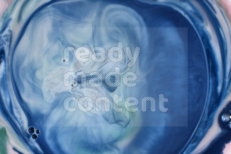 لقطة مقربة لأنماط دوامية باللون الأزرق والأبيض