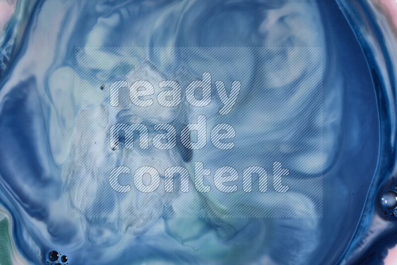 لقطة مقربة لأنماط دوامية باللون الأزرق والأبيض