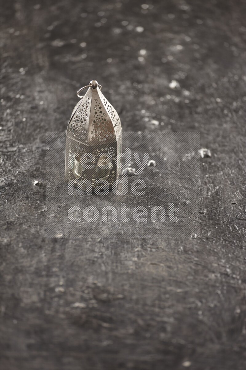 فانوس موضوع علي خلفية سوداء