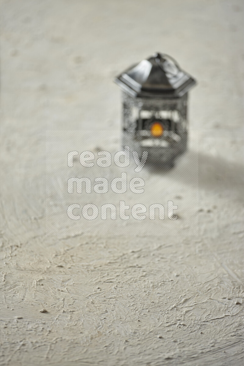 فانوس موضوع علي خلفية بيضاء